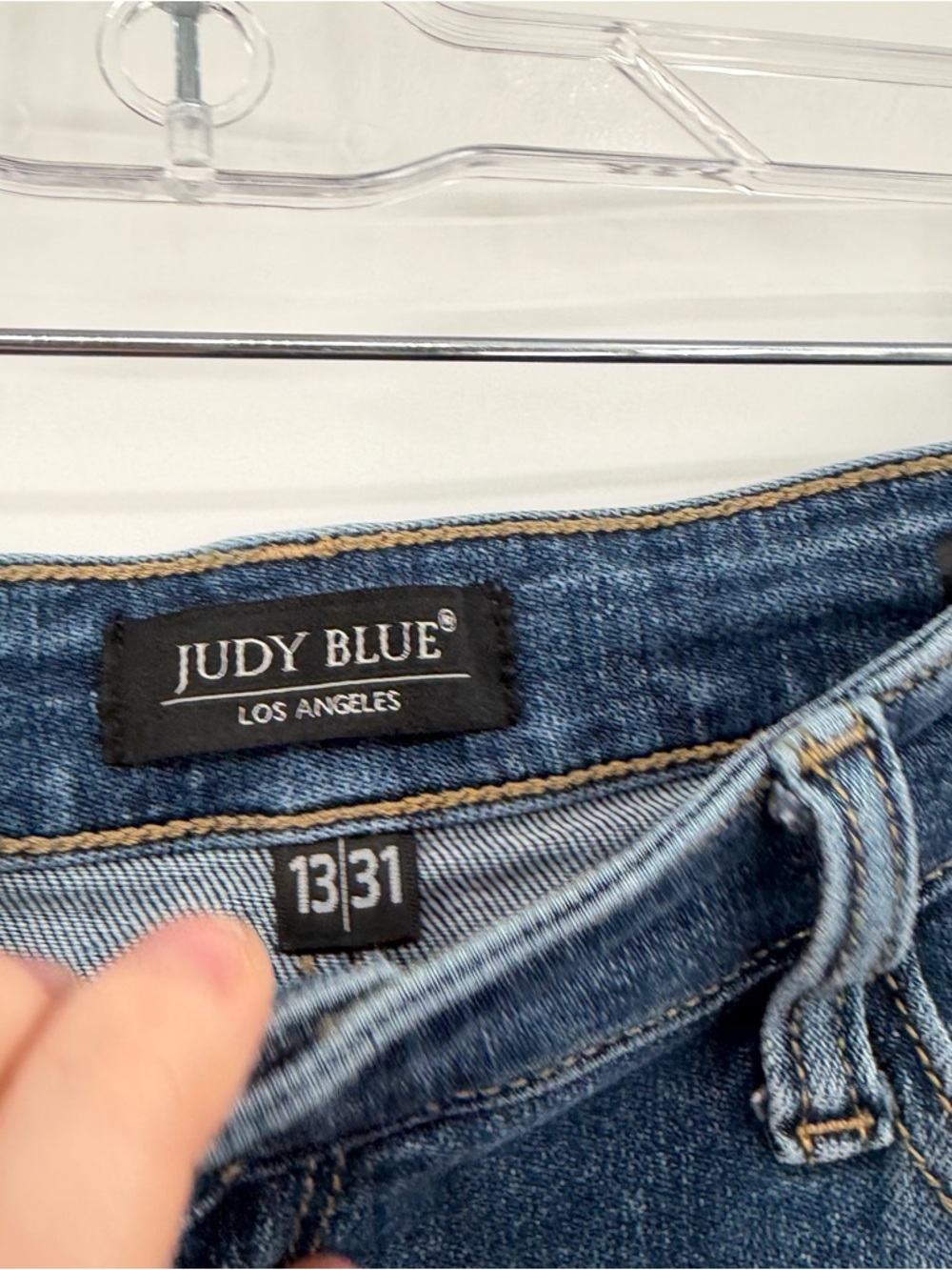 Judy blue boyfriend fit jeans 13/31 - Picture 3 of 5